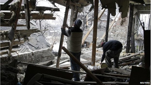 Nóng: Donetsk lại bị pháo kích, ít nhất 9 người chết