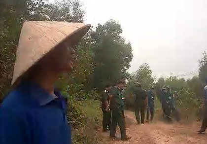Người dân kể lại thời điểm trực thăng quân sự rơi