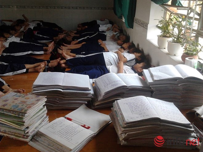 Thông tư 30: Giáo viên khóc với sổ sách!