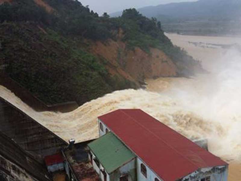 Dân trắng tay ‘đúng quy trình’?