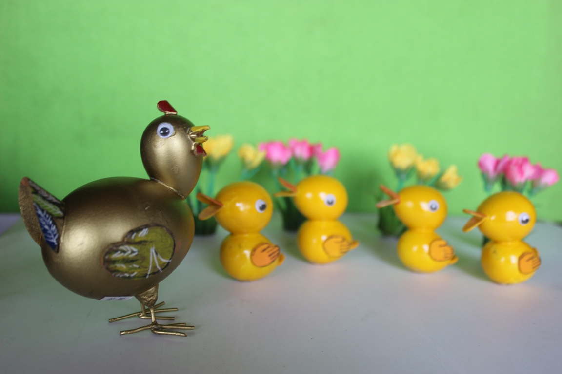 Nghệ nhân làm gà bằng vỏ trứng để chúc tết - ảnh 5