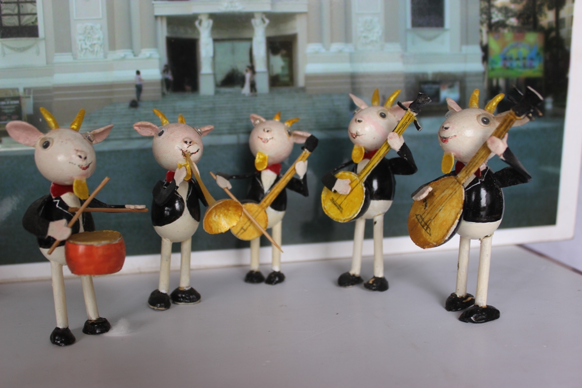 Nghệ nhân làm gà bằng vỏ trứng để chúc tết - ảnh 11