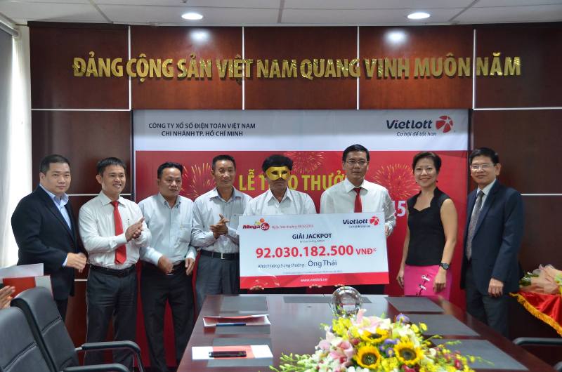 Người đàn ông đến từ Trà Vinh đã may mắn trúng thưởng xổ số hơn 92 tỉ đồng.