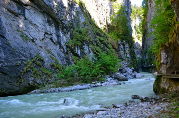 Kỳ vĩ hẻm núi hẹp Gorge Aar - ảnh 2