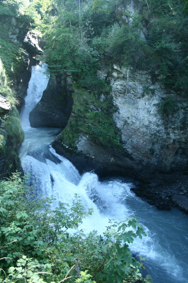 Kỳ vĩ hẻm núi hẹp Gorge Aar - ảnh 8