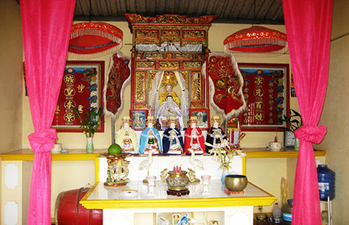 Kỳ lạ ngôi miếu thờ ‘bà’ rắn ở Đồng Nai - ảnh 1