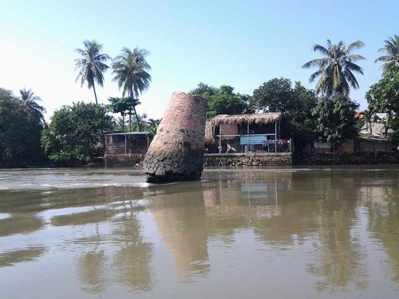 Kỳ lạ trụ đá trên sông Đồng Nai được dân gọi là 'ông Một' - ảnh 2