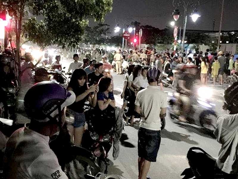 Rủ nhau đi xem… tự sát - ảnh 1