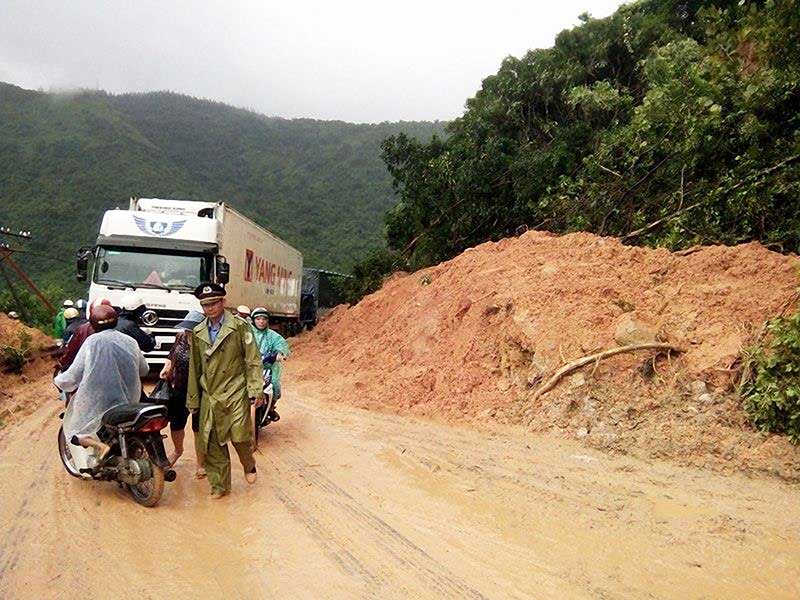 Lũ dữ cuối năm: Miền Trung điêu đứng! - ảnh 2