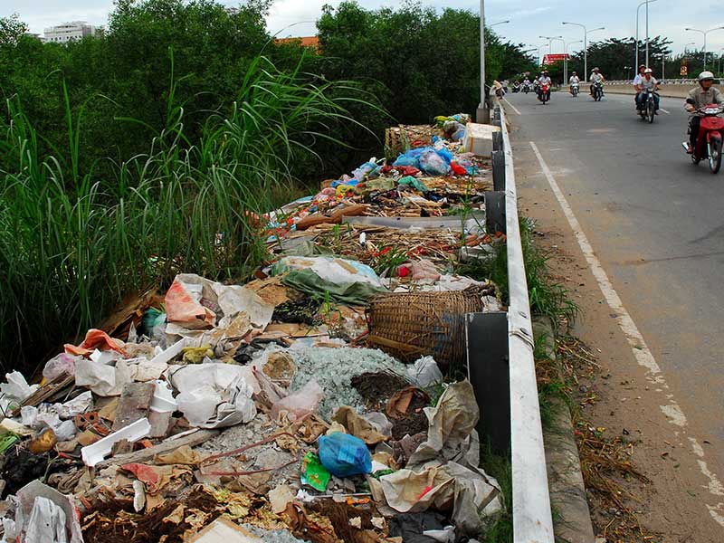 Hiến kế trị xả rác, tiểu bậy - ảnh 1